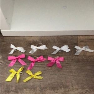 Hair bow ties for baby’s has never been used